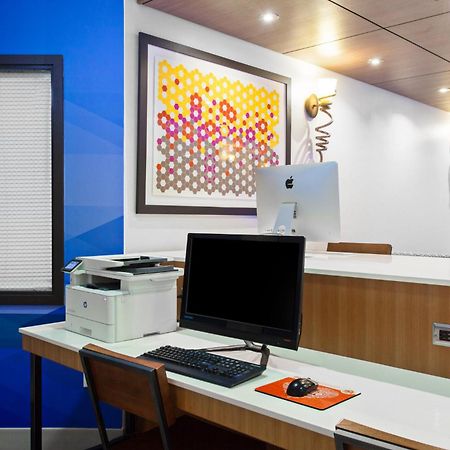 Holiday Inn Express & Suites Oakland - Airport By Ihg Esterno foto