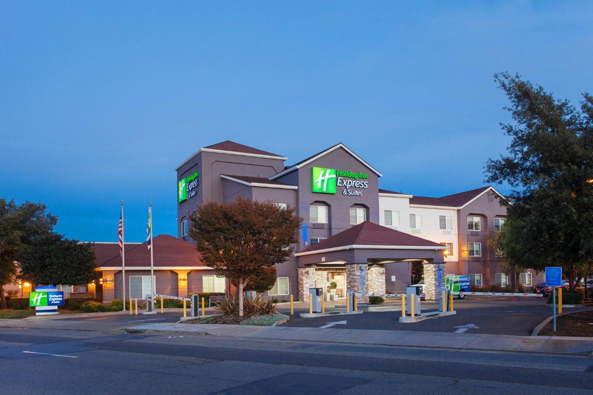 Holiday Inn Express & Suites Oakland - Airport By Ihg Esterno foto