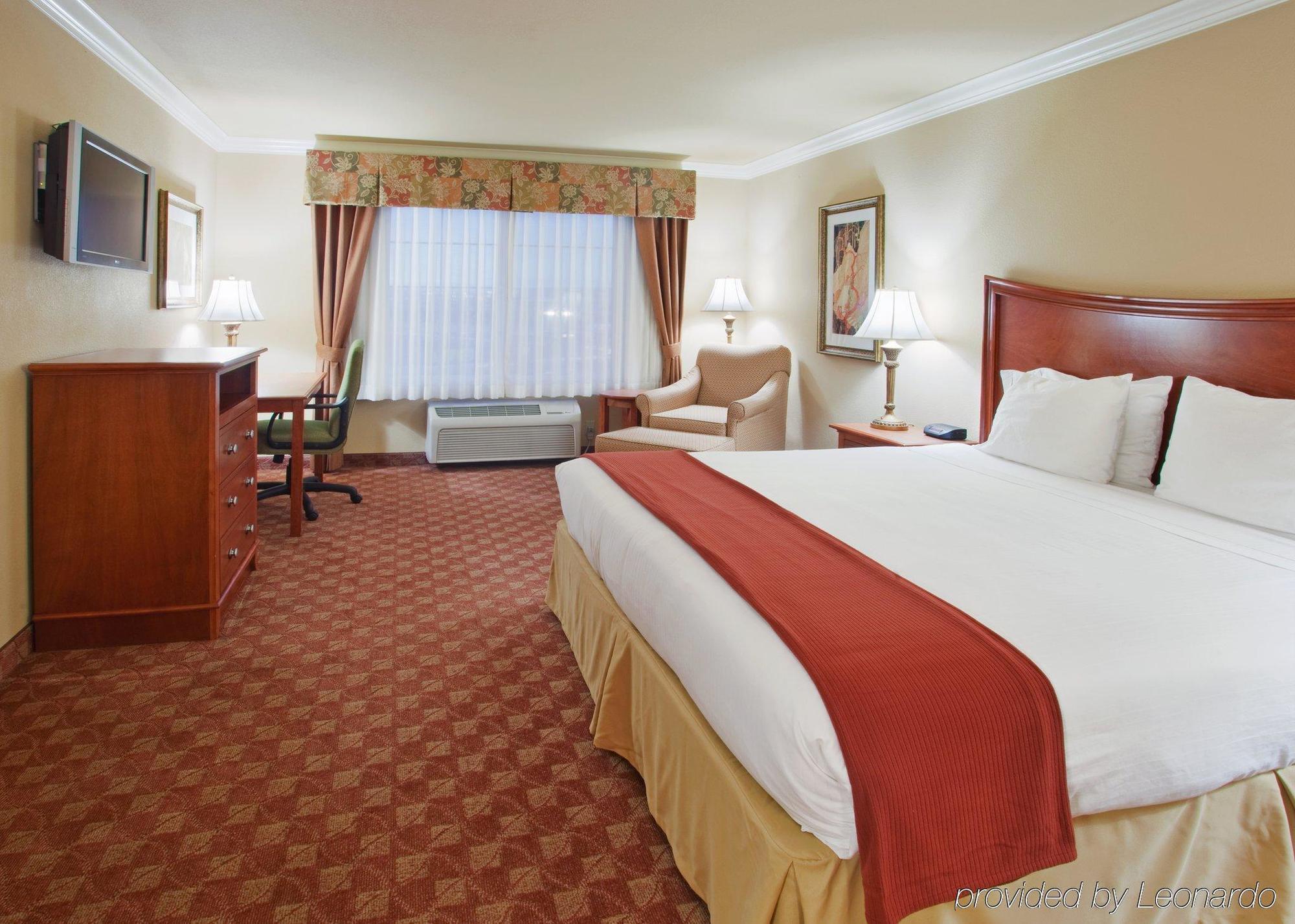 Holiday Inn Express & Suites Oakland - Airport By Ihg Esterno foto