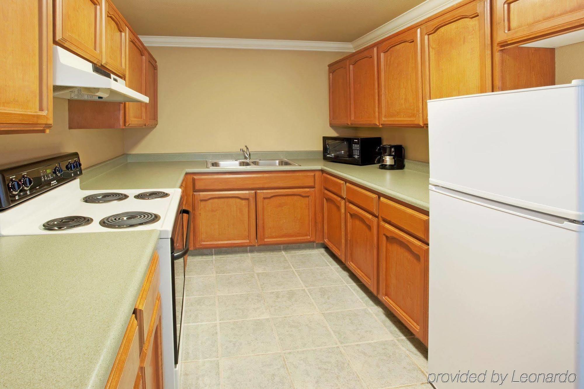 Holiday Inn Express & Suites Oakland - Airport By Ihg Esterno foto