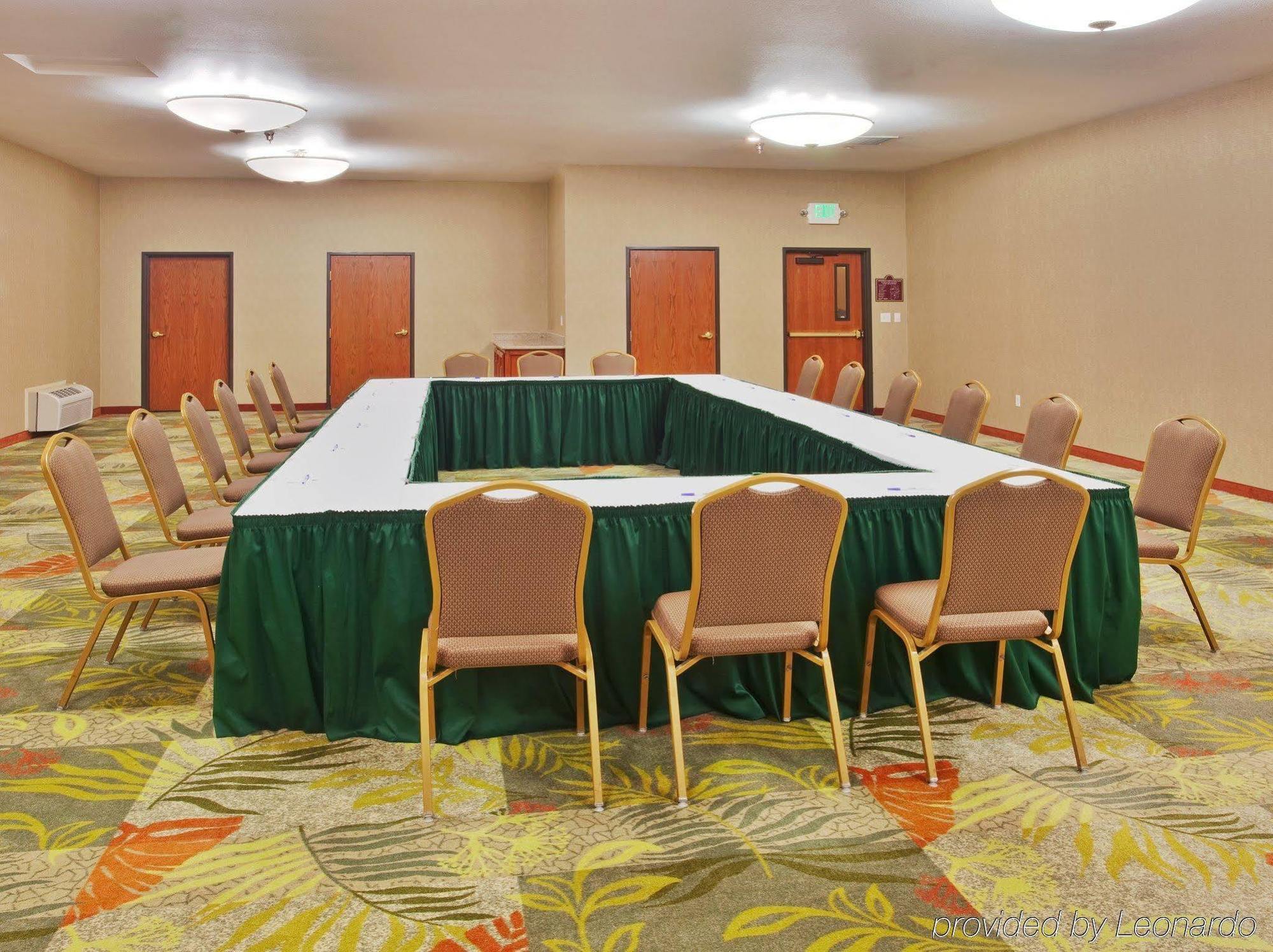 Holiday Inn Express & Suites Oakland - Airport By Ihg Esterno foto