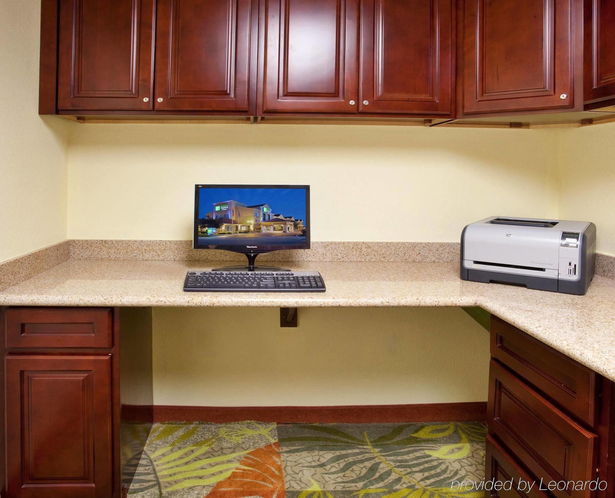 Holiday Inn Express & Suites Oakland - Airport By Ihg Esterno foto